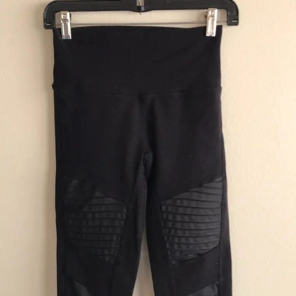 ALO YOGA Black Moto Leggings Size Small - Picture 2 of 12